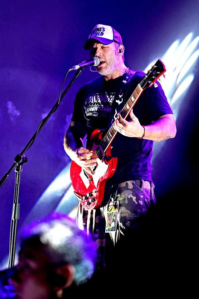 File:Renzo Lancho en concierto.jpeg