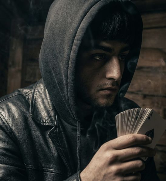 File:Ali Hussain Magician.jpg