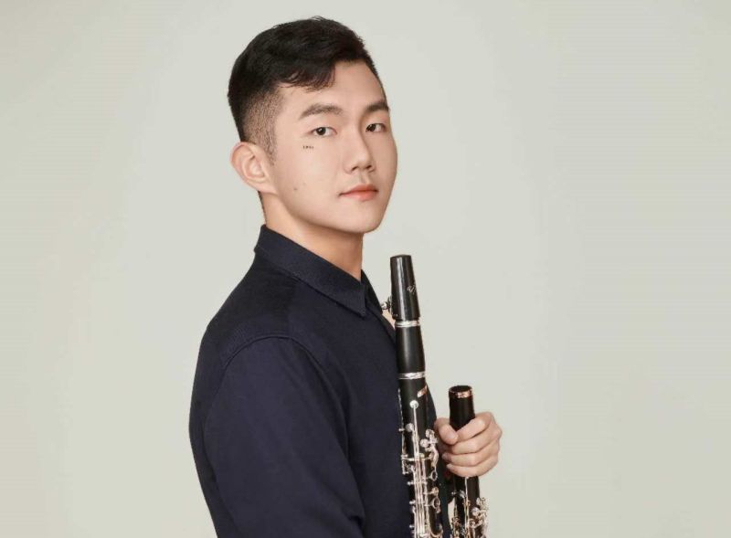 File:Alexander Rayshen Zhvanetsky-Zhang.jpg